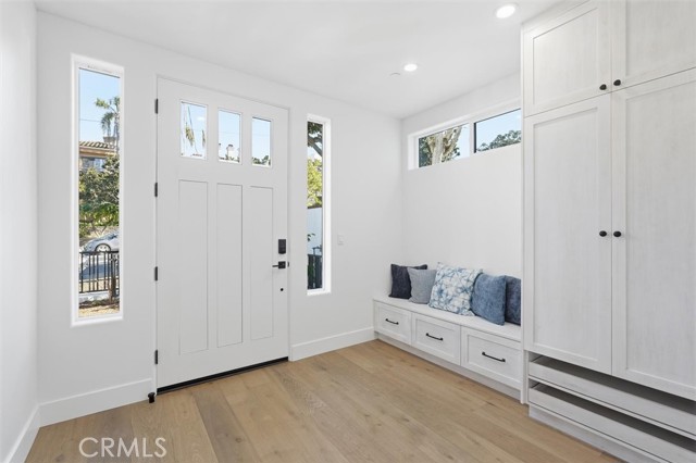 Detail Gallery Image 4 of 41 For 617 N Irena Ave a,  Redondo Beach,  CA 90277 - 4 Beds | 3/1 Baths