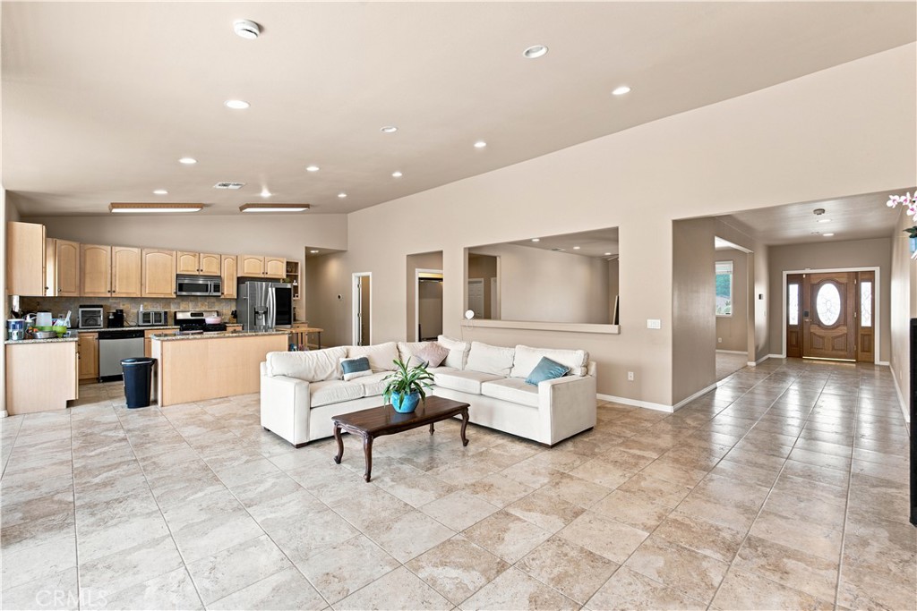 MLS #CV26163003 image #9