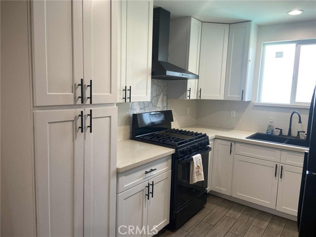 Detail Gallery Image 9 of 19 For 8659 Shirley Ave, Northridge,  CA 91324 - 2 Beds | 2 Baths