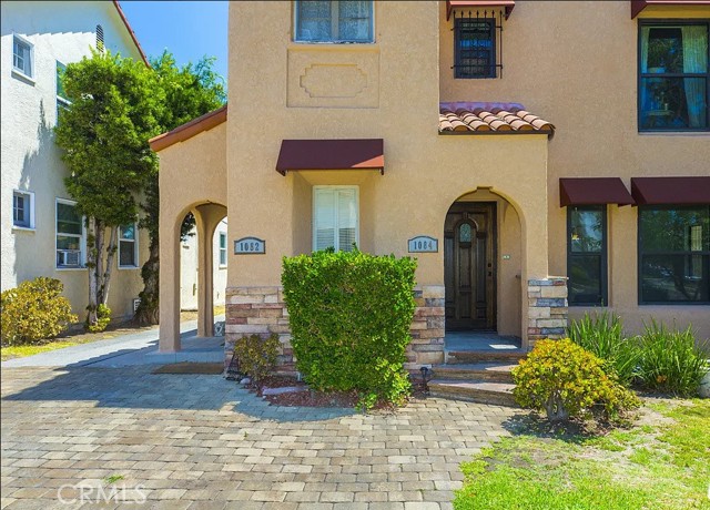 Detail Gallery Image 2 of 20 For 1082 S Redondo Bld, Los Angeles,  CA 90019 - 3 Beds | 2 Baths