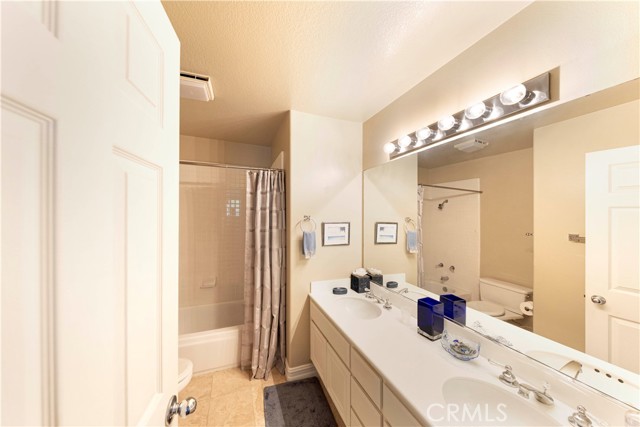 61 Stoney Pointe, Laguna Niguel CA: https://media.crmls.org/medias/2f08f608-d931-4795-bf70-edba5e93c36e.jpg