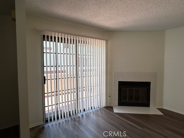 Detail Gallery Image 7 of 16 For 2931 Plaza Del Amo #37,  Torrance,  CA 90503 - 3 Beds | 3 Baths