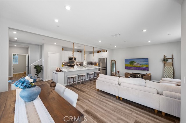 Detail Gallery Image 9 of 51 For 1704 Laurelwood, Oceanside,  CA 92056 - 3 Beds | 2/1 Baths