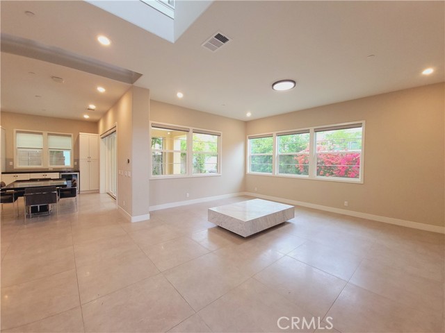 66 Swift, Irvine CA: https://media.crmls.org/medias/2f09ba72-6cdb-4c63-9846-ee30f829f160.jpg