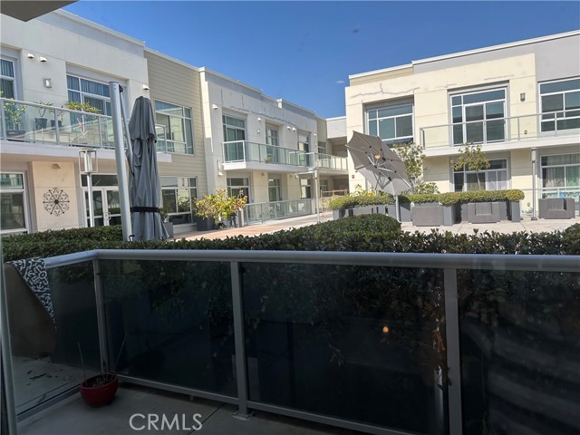 56 E Duarte Road, Arcadia CA: https://media.crmls.org/medias/2f09c300-9ce6-45fa-a8d7-26ba769b362f.jpg