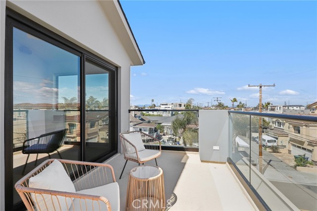 620 Huntington Street, Huntington Beach CA: https://media.crmls.org/medias/2f0a4e56-ad14-4167-8e16-9a9444b4577e.jpg