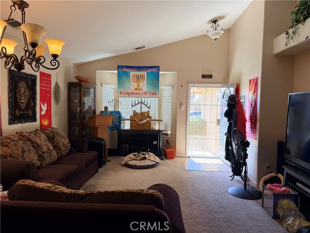 Detail Gallery Image 6 of 19 For 13640 Summit View St, Hesperia,  CA 92344 - 3 Beds | 2 Baths