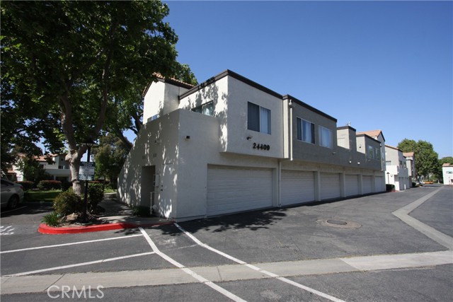 Detail Gallery Image 1 of 1 For 24409 Valle Del Oro #201,  Newhall,  CA 91321 - 3 Beds | 2 Baths