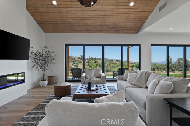 Detail Gallery Image 20 of 63 For 38721 Calle De Toros, Temecula,  CA 92592 - 5 Beds | 4 Baths