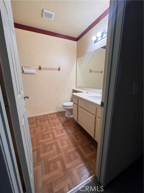 Detail Gallery Image 7 of 12 For 21396 Lilium Ct, Moreno Valley,  CA 92557 - 4 Beds | 3 Baths