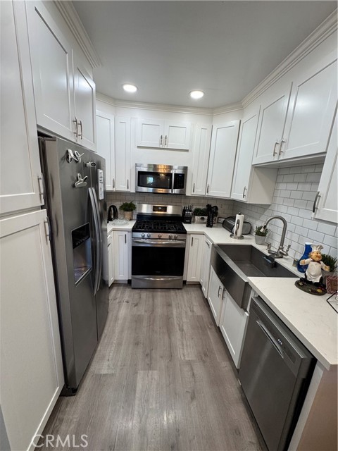 Detail Gallery Image 3 of 26 For 11150 Glenoaks Bld #305,  Pacoima,  CA 91331 - 2 Beds | 2 Baths