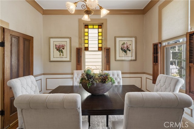 211 E Virginia Avenue, Glendora CA: https://media.crmls.org/medias/2f0ce249-d130-4505-8fb1-e8c6260aca8e.jpg