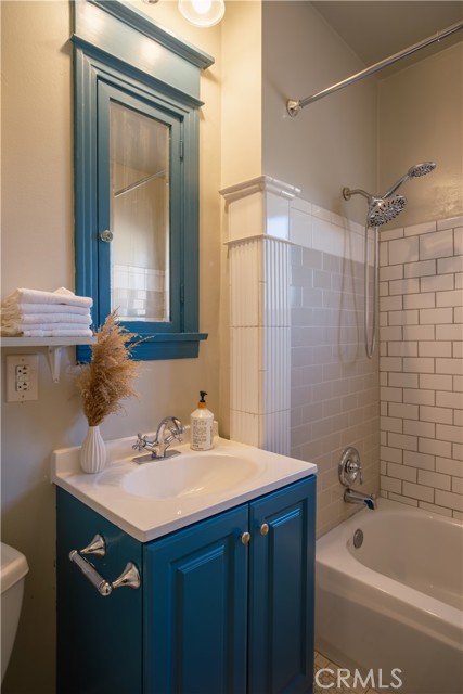 Detail Gallery Image 41 of 66 For 638 N Mar Vista Ave, Pasadena,  CA 91106 - – Beds | – Baths