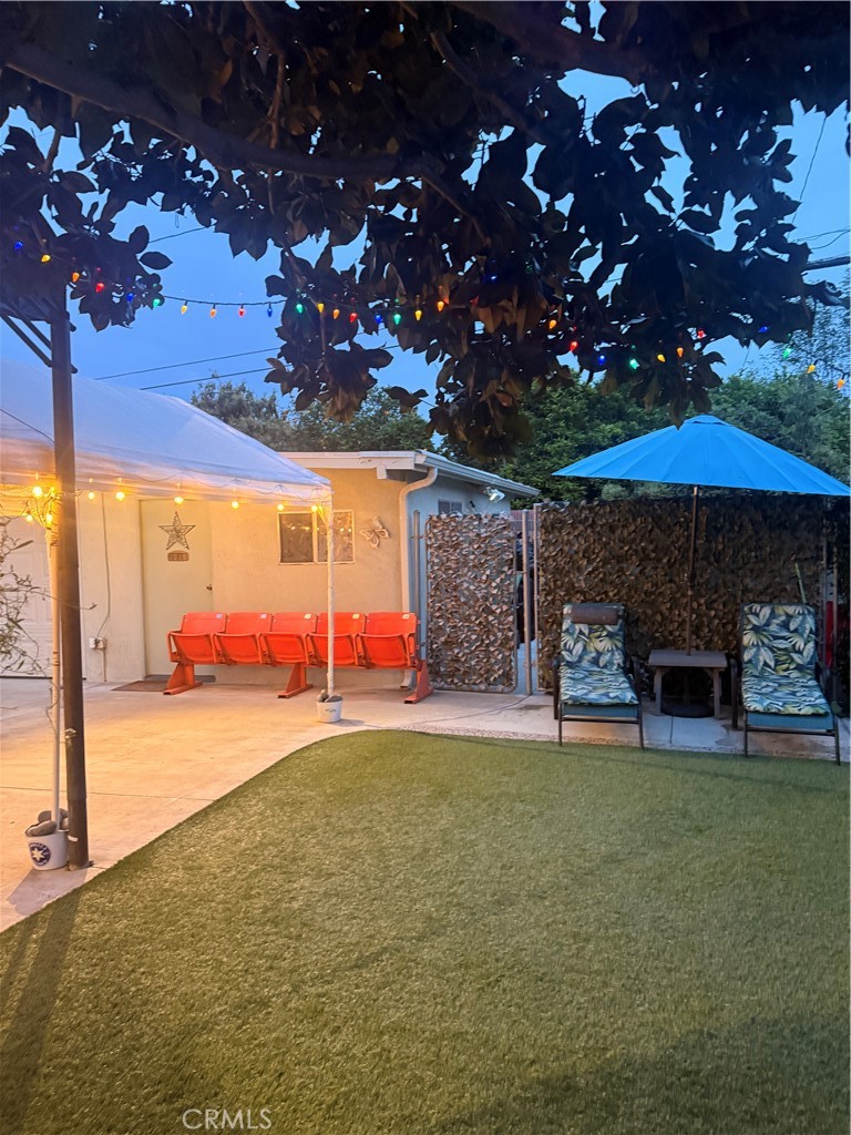 https://media.crmls.org/medias/2f0d2761-97e2-4d69-8296-a75539870036.jpg?preset=X-Large