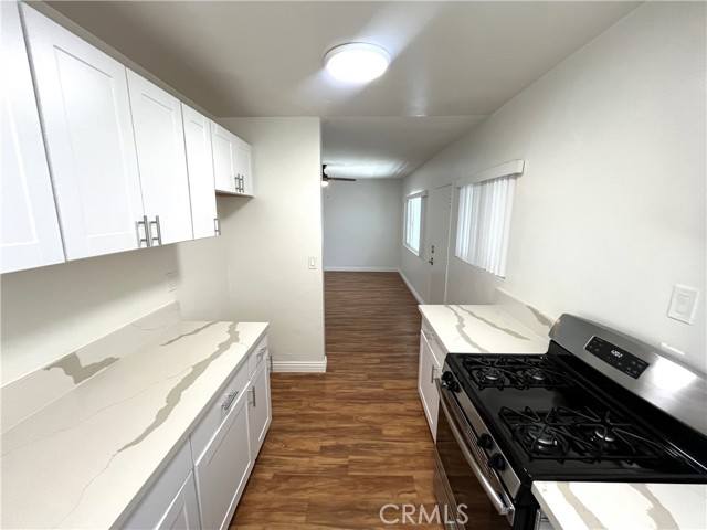 12926 Doty Avenue, Hawthorne CA: https://media.crmls.org/medias/2f0d5641-683a-405d-94af-d64a668ef02a.jpg