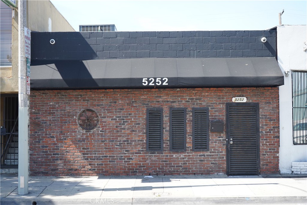 5252 E Beverly Boulevard, East Los Angeles, CA 90022