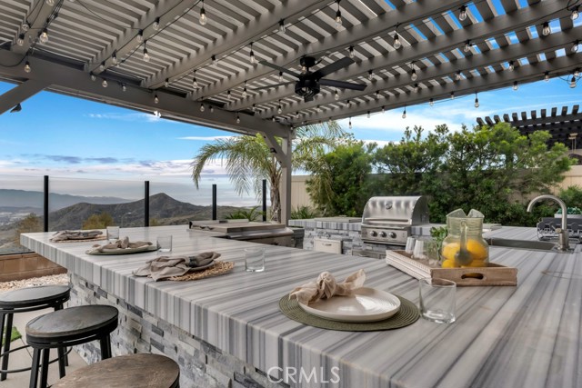 Detail Gallery Image 10 of 60 For 18348 Cachet, Canyon Country,  CA 91350 - 5 Beds | 5 Baths