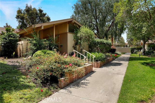 Detail Gallery Image 31 of 34 For 141 Avenida Majorca #B,  Laguna Woods,  CA 92637 - 2 Beds | 1/1 Baths