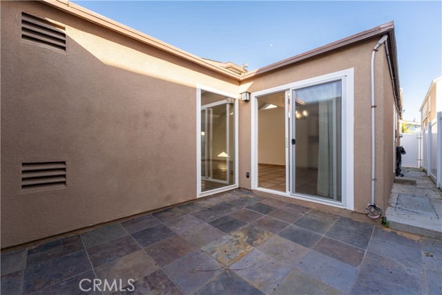 Detail Gallery Image 14 of 39 For 234 Walnut St, Newport Beach,  CA 92663 - 2 Beds | 2 Baths