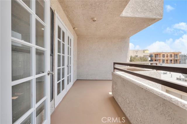 1815 Butler Avenue, Los Angeles CA: https://media.crmls.org/medias/2f0f3146-d5f7-4c20-811f-a3101bc1e430.jpg