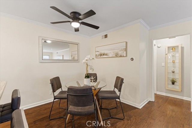15216 Magnolia Boulevard, 1 photo 6