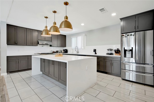 Detail Gallery Image 4 of 24 For 11823 Wish Ave, Granada Hills,  CA 91344 - 4 Beds | 2 Baths