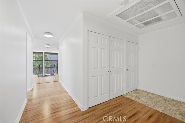 7202 Marina Pacifica S, Long Beach CA: https://media.crmls.org/medias/2f109411-08b0-4689-9ec9-16941f9745bf.jpg