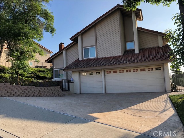 Detail Gallery Image 2 of 12 For 161 S Canyon Woods Rd, Anaheim Hills,  CA 92807 - 4 Beds | 3 Baths