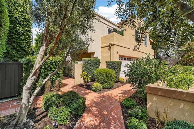 Detail Gallery Image 2 of 32 For 23039 Park Privado, Calabasas,  CA 91302 - 3 Beds | 3 Baths