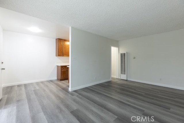 5476 Linden, Long Beach CA: https://media.crmls.org/medias/2f131eb6-72fc-4e8d-9497-19e48e2f932b.jpg