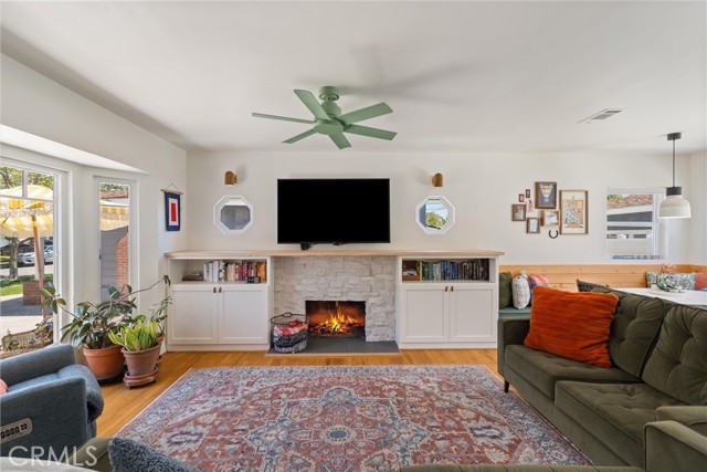 2851 Ladoga Avenue, Long Beach CA: https://media.crmls.org/medias/2f14d69b-905d-4a4f-a507-b07b3048e9dd.jpg