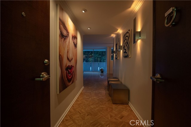 Detail Gallery Image 3 of 43 For 8787 Shoreham Dr #201,  West Hollywood,  CA 90069 - 1 Beds | 1 Baths