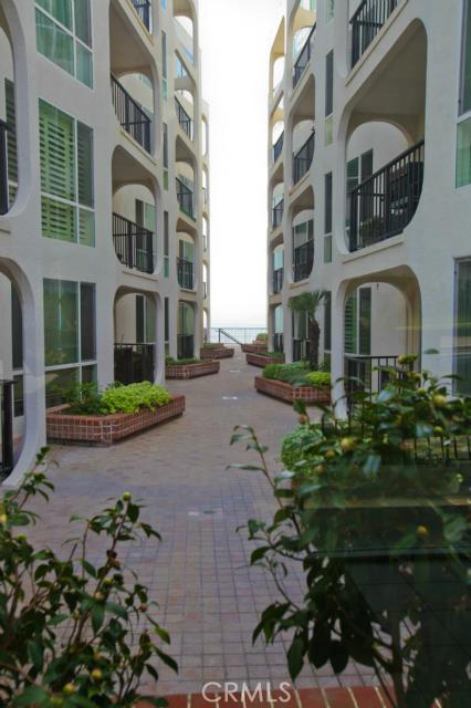 565 Esplanade, Redondo Beach, California 90277, 1 Bedroom Bedrooms, ,1 BathroomBathrooms,Residential,Sold,Esplanade,SB14046853