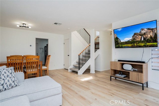Detail Gallery Image 4 of 34 For 8025 70th St, Paramount,  CA 90723 - 3 Beds | 2/1 Baths