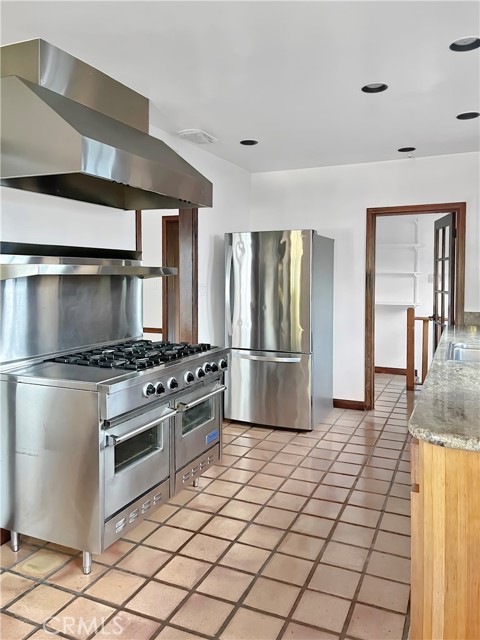 Detail Gallery Image 7 of 16 For 2538 Aiken, Los Angeles,  CA 90064 - 3 Beds | 2 Baths