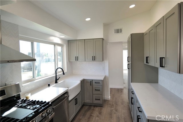 Detail Gallery Image 4 of 27 For 853 N Jasmine, Ontario,  CA 91762 - 3 Beds | 2 Baths