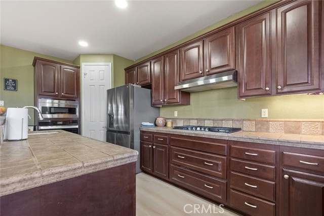 Detail Gallery Image 15 of 40 For 39396 Shree, Temecula,  CA 92591 - 4 Beds | 3/1 Baths