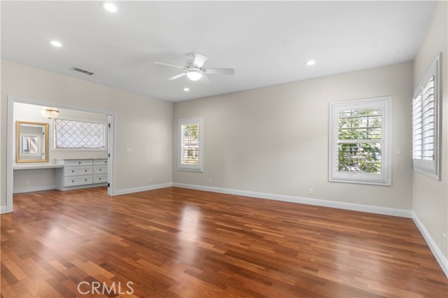 MLS #OC25221513 image #12