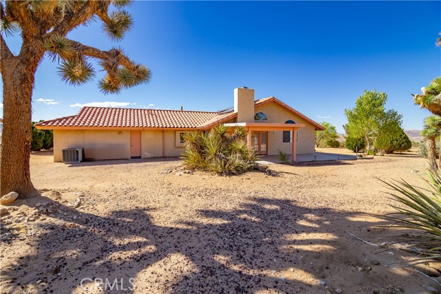 59019 Pueblo Trail, Yucca Valley CA: https://media.crmls.org/medias/2f17ba86-1ee9-4b6f-9bd8-c0c6a4117191.jpg