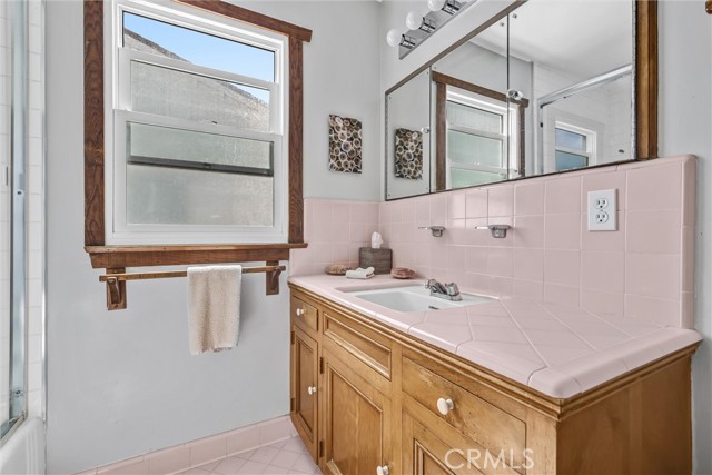 266 Grandview, Laguna Beach CA: https://media.crmls.org/medias/2f18c94b-ac9a-45b6-8fc7-99fbfac759fc.jpg