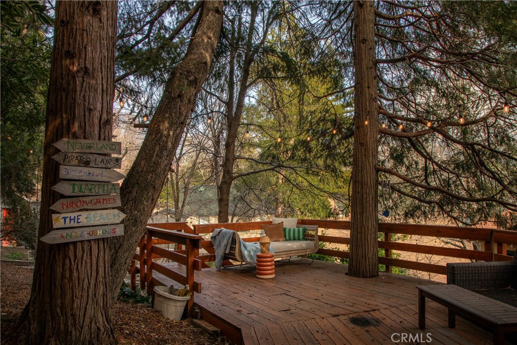 https://media.crmls.org/medias/2f197bee-e4e1-46c0-a769-7639305b6ce4.jpg?preset=X-Large