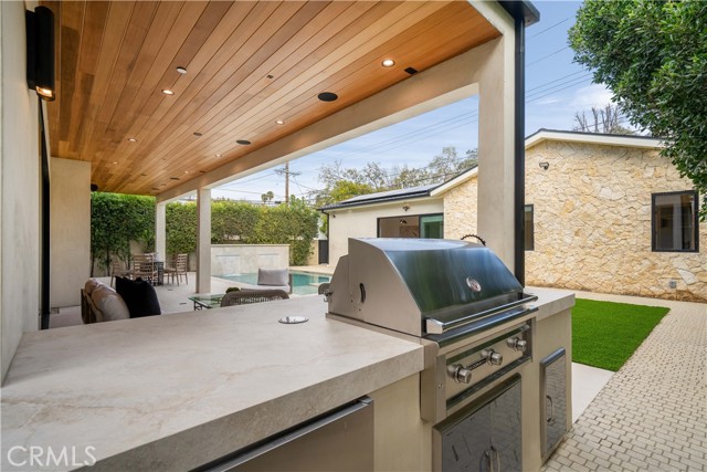 5454 Buffalo Avenue, Sherman Oaks CA: https://media.crmls.org/medias/2f1a5cf7-b2f6-4534-80ce-e22d75ce79fe.jpg