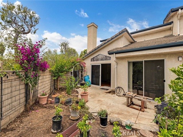 6004 Rothko Lane, Simi Valley CA: https://media.crmls.org/medias/2f1b367c-3af1-41d4-8f07-9486bad6b626.jpg