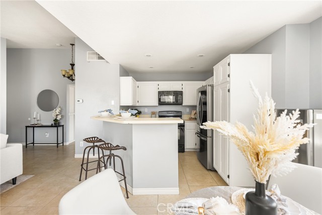 Detail Gallery Image 10 of 39 For 2564 Avenida Del #P201,  Corona,  CA 92882 - 2 Beds | 2 Baths