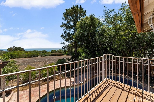 5832 Scotwood Drive, Rancho Palos Verdes CA: https://media.crmls.org/medias/2f1d9125-4824-4d80-81da-8ec09e743429.jpg