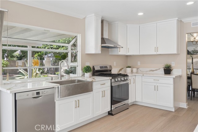 Detail Gallery Image 14 of 58 For 18433 Santa Belinda, Fountain Valley,  CA 92708 - 5 Beds | 3/1 Baths