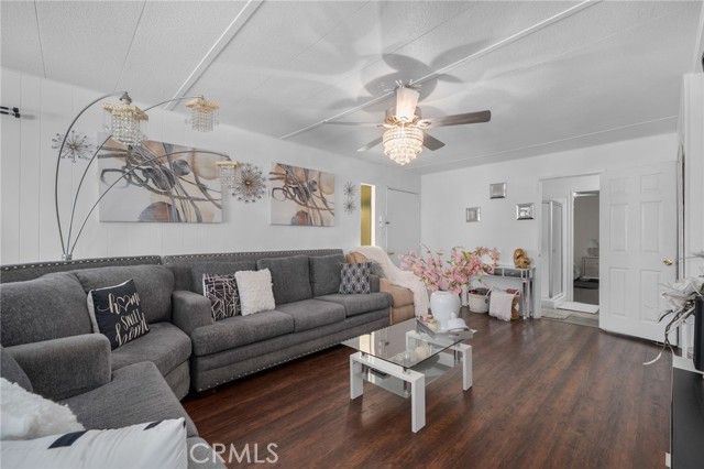 Detail Gallery Image 8 of 33 For 5800 Hamner #416,  Corona,  CA 91752 - 3 Beds | 3 Baths