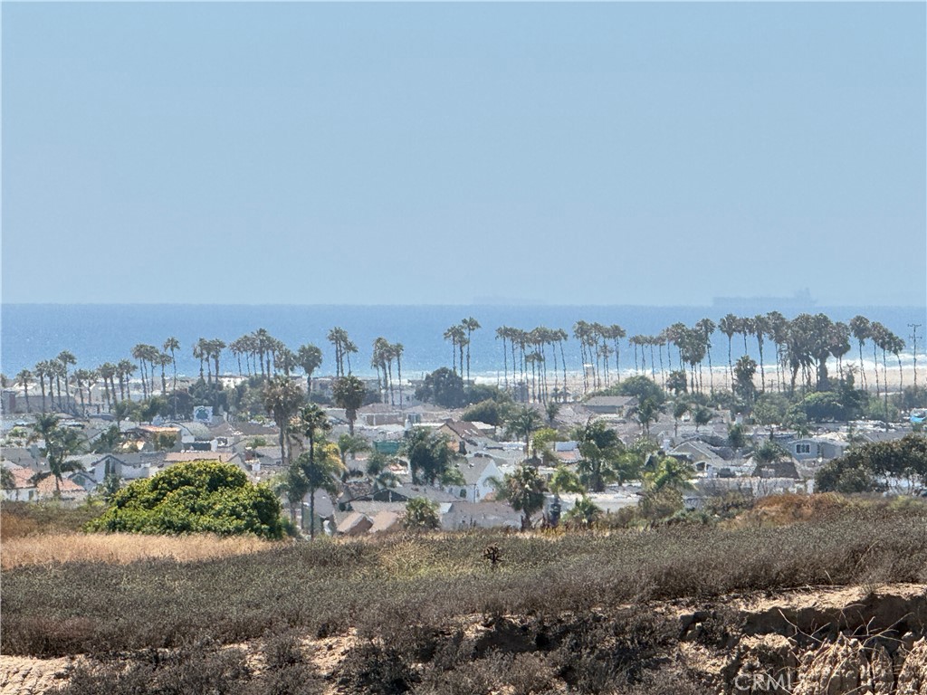 https://media.crmls.org/medias/2f1dae62-089c-4586-91b8-ff14d7a286e4.jpg?preset=X-Large