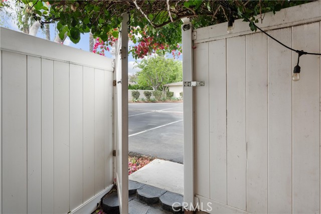 Detail Gallery Image 14 of 25 For 1317 via Santiago #C,  Corona,  CA 92882 - 2 Beds | 1/1 Baths