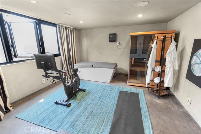 505 Poppy Avenue, Corona del Mar CA: https://media.crmls.org/medias/2f1e960c-960c-4d2a-bda5-fb186ec400dd.jpg